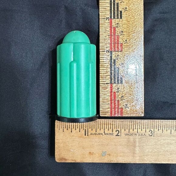 Vintage Bonny ware mint green Salt Shaker Art Deco style salt or pepper shaker. - Picture 4 of 12